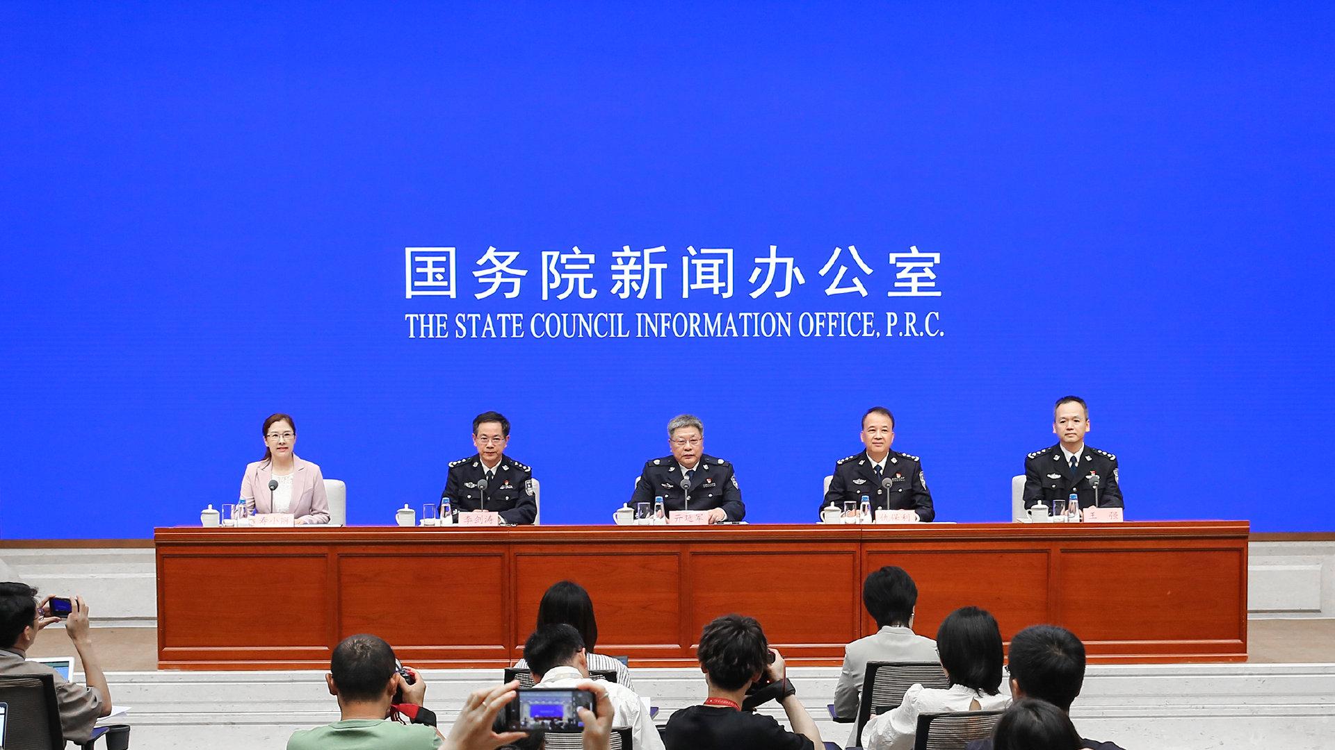 学好中国语言文字青少年们在行动