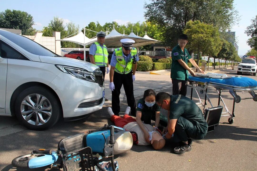 临猗县：开展警医联动交通事故伤员救治演练